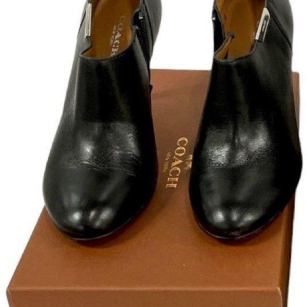 Coach - Picture 5 of 6